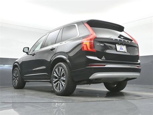 Used 2022 Volvo XC90 T6 Momentum image 43