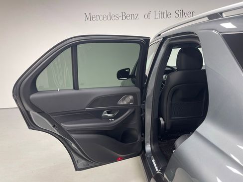 Used 2025 Mercedes-Benz GLE 350 4MATIC image 23
