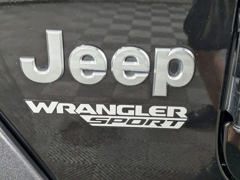 Certified 2018 Jeep Wrangler Sport image 11