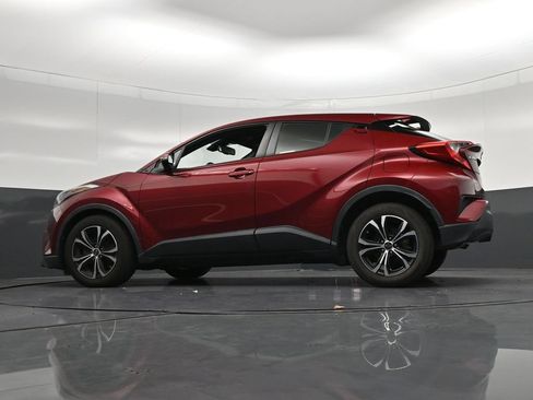 Used 2019 Toyota C-HR LE FWD image 31