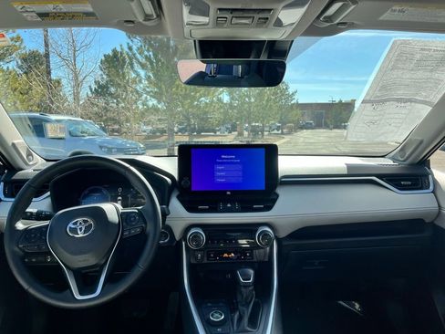 Used 2025 Toyota RAV4 Limited image 18