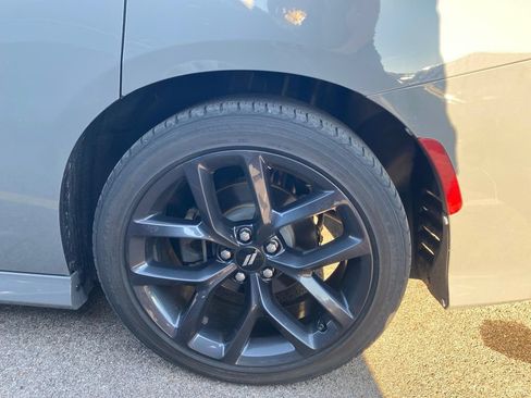 Used 2019 Dodge Charger R/T w/ Plus Group RWD image 11