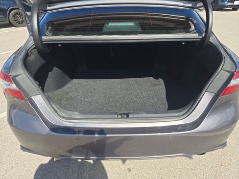 Used 2018 Toyota Camry XSE image 21