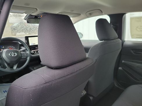Used 2025 Toyota Corolla LE image 12