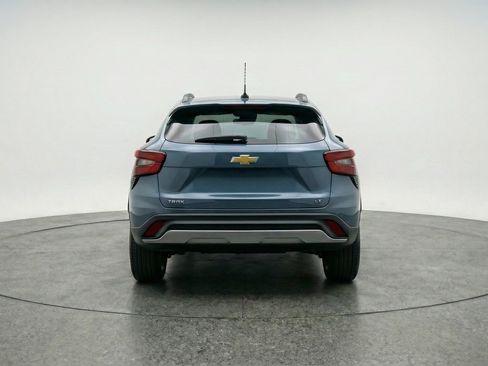 Used 2025 Chevrolet Trax LT image 7