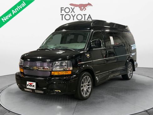 Used 2021 Chevrolet Express 2500 RWD image 1