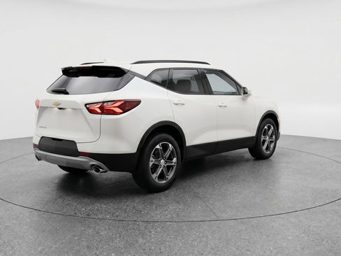 Used 2025 Chevrolet Blazer LT FWD image 9