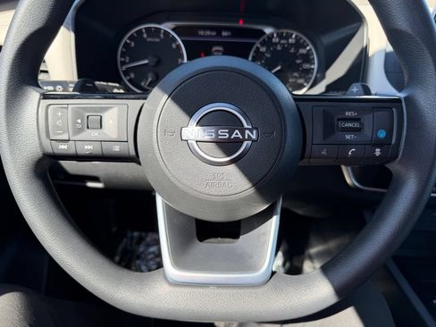 Used 2023 Nissan Rogue SV FWD image 19