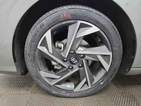 Used 2024 Hyundai Elantra SEL w/ Convenience Package image 45