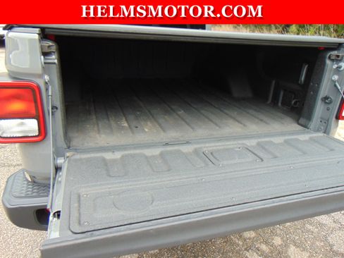 Certified 2023 Jeep Gladiator Overland image 17
