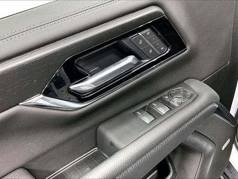 New 2026 GMC Yukon XL Denali w/ Denali Reserve Package AWD/4WD image 19