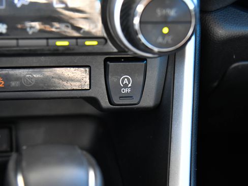 Used 2020 Toyota RAV4 XLE Premium FWD image 24