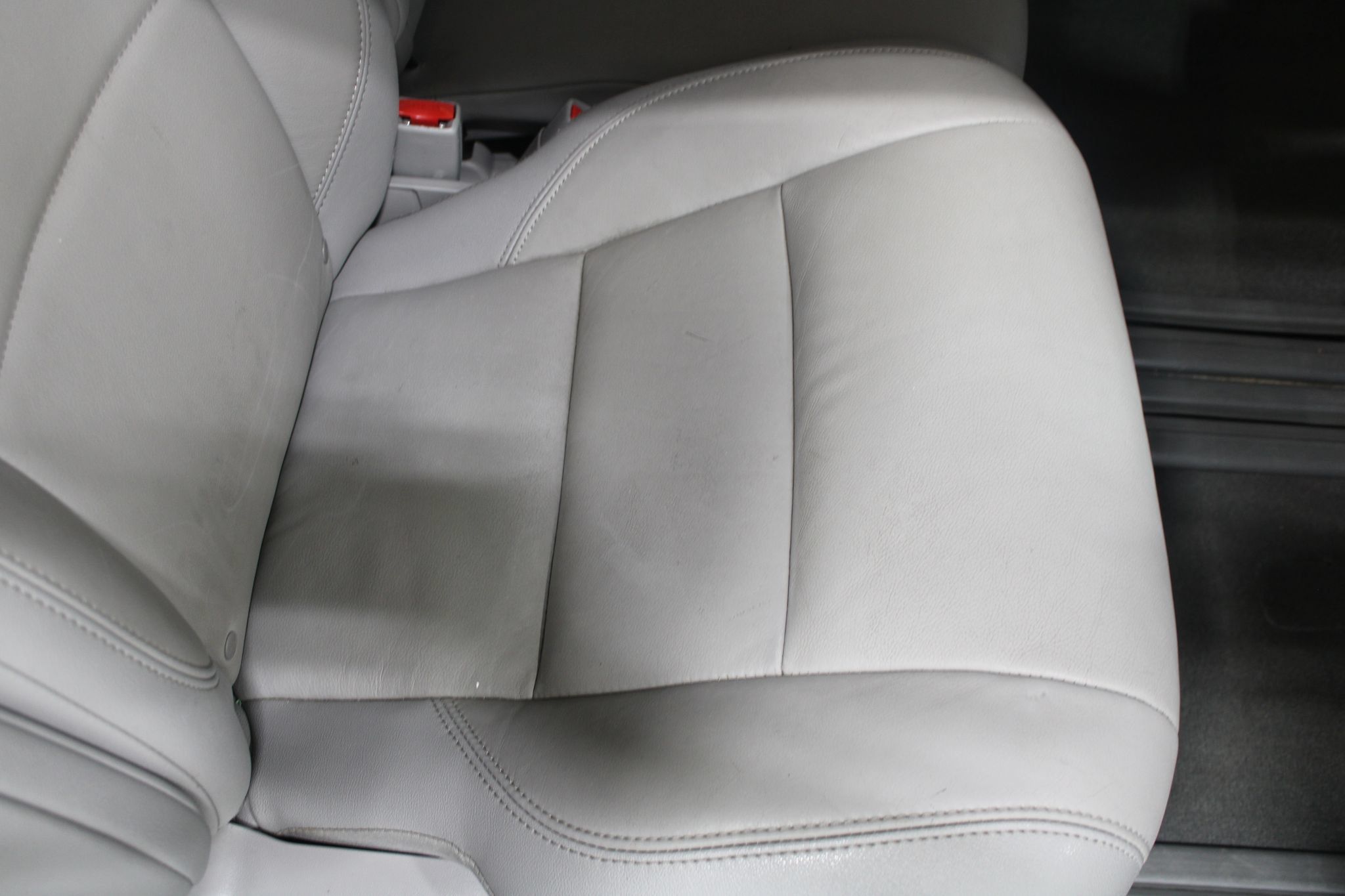 Used 2020 Toyota Sienna XLE w/ XLE Navigation Package FWD image 19