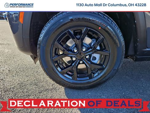 New 2026 Jeep Grand Cherokee Laredo image 9