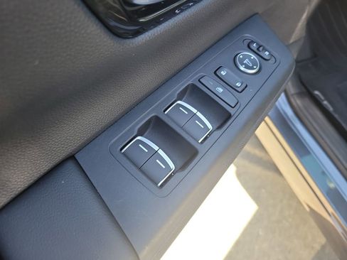 Used 2025 Honda CR-V EX-L image 14