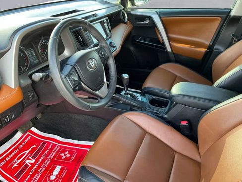 Used 2018 Toyota RAV4 Limited w/ Advanced Technology Package image 13