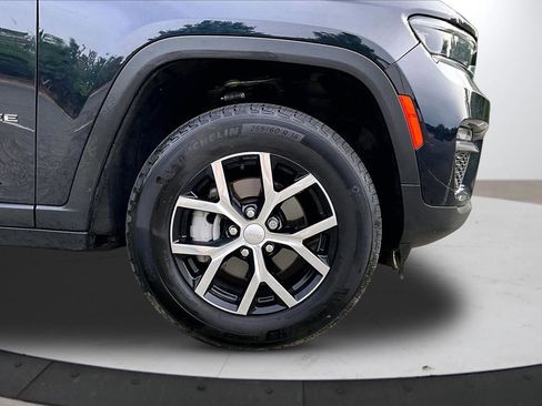 Certified 2023 Jeep Grand Cherokee Limited AWD/4WD image 34