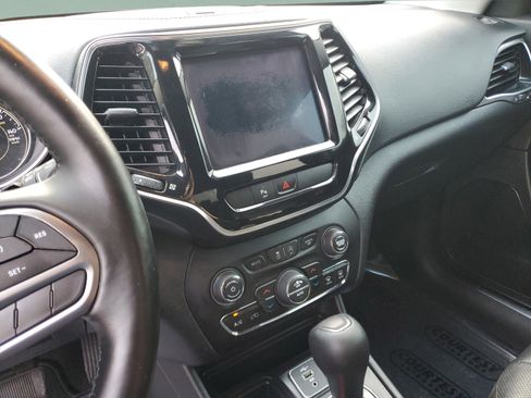 Used 2020 Jeep Cherokee Limited image 22