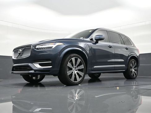 Certified 2025 Volvo XC90 T8 Core w/ Protection Package image 24