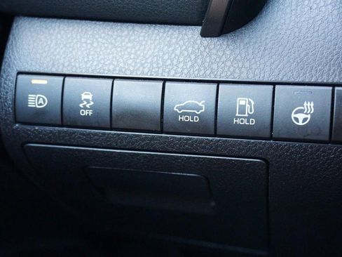 Used 2022 Toyota Camry SE image 36