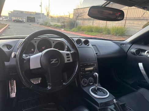 Used 2005 Nissan 350Z 35th Anniversary Edition w/ (N93) Cargo Convenience Pkg image 9