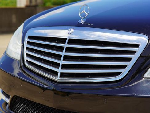 Used 2010 Mercedes-Benz S 550 4MATIC image 24