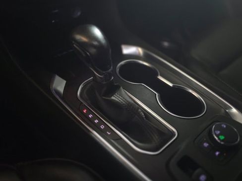 Used 2022 Chevrolet Traverse LT w/ Midnight/Sport Edition image 20