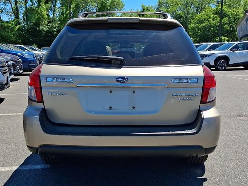 Used 2009 Subaru Outback 2.5i Limited AWD/4WD image 5