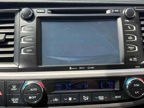 Used 2016 Toyota Highlander XLE image 20