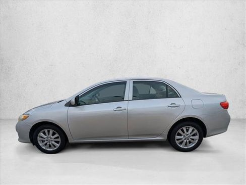 Used 2010 Toyota Corolla LE image 8
