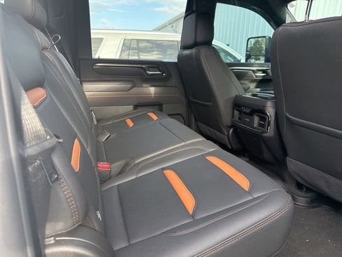 Used 2025 GMC Sierra 2500 AT4 w/ AT4 Premium Plus Package image 8