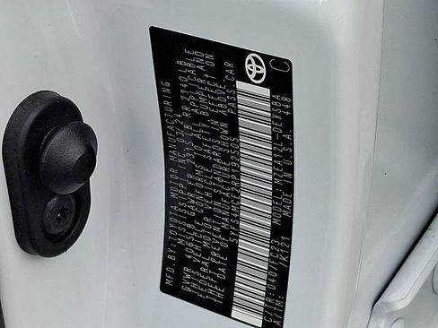 Certified 2024 Toyota Corolla SE FWD image 29