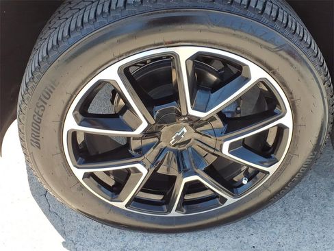 Certified 2024 Chevrolet Suburban RST w/ Luxury Package image 9