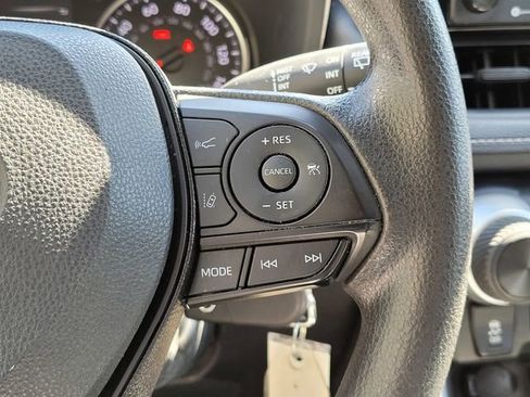 Used 2021 Toyota RAV4 LE FWD image 22