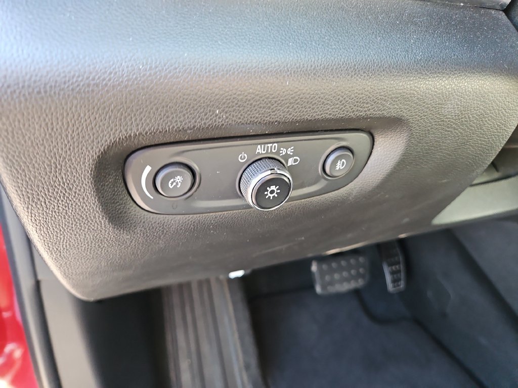 Used 2020 Chevrolet Traverse LT FWD image 24