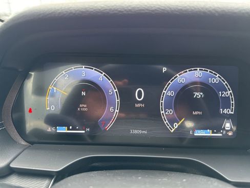 Used 2024 Jeep Grand Cherokee Altitude AWD/4WD image 12