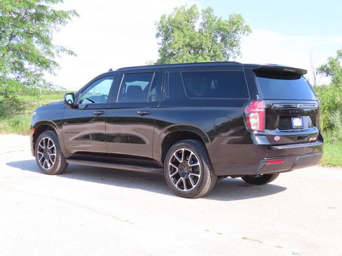 Certified 2024 Chevrolet Suburban RST w/ Luxury Package AWD/4WD image 28