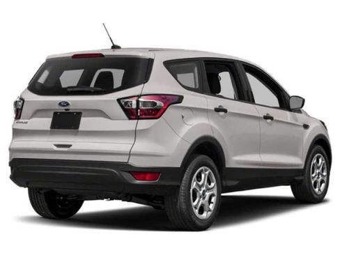 Used 2019 Ford Escape Titanium image 2