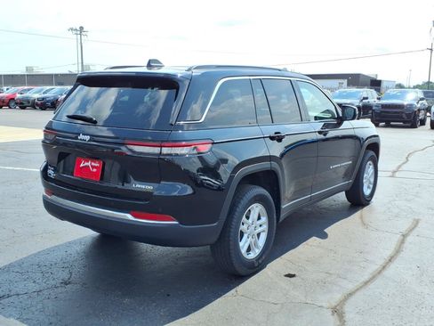 Used 2025 Jeep Grand Cherokee Laredo AWD/4WD image 4