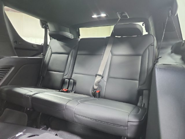 Used 2025 GMC Yukon Denali RWD image 13