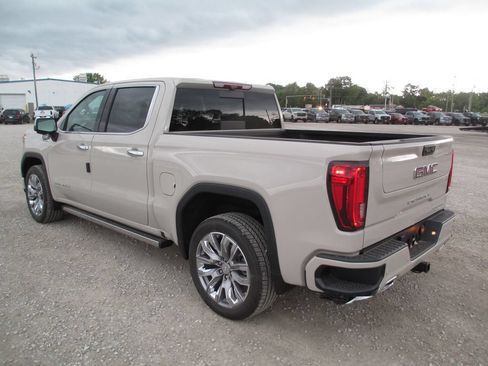 New 2026 GMC Sierra 1500 Denali w/ Denali Reserve Package AWD/4WD image 10