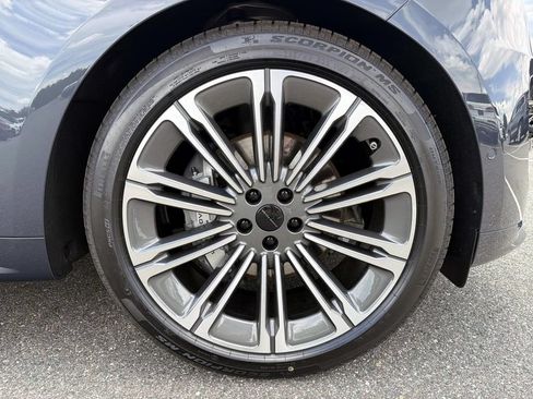 New 2026 Land Rover Range Rover Sport Dynamic SE AWD/4WD image 9