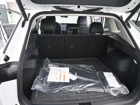 New 2026 Volkswagen Tiguan SE AWD/4WD image 40