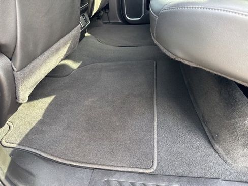 Used 2025 GMC Sierra 1500 SLT image 30