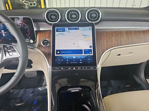 Used 2026 Mercedes-Benz GLC 300 image 22