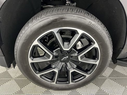 Used 2025 Chevrolet Suburban RST w/ Sun And Tow Package image 11