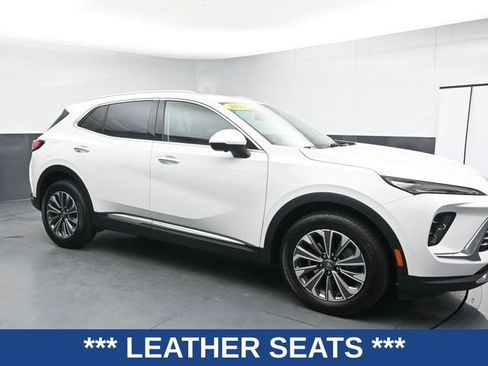 Used 2025 Buick Envision Preferred AWD/4WD image 2