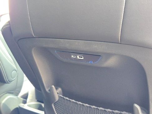 New 2026 Chrysler Pacifica Select image 12