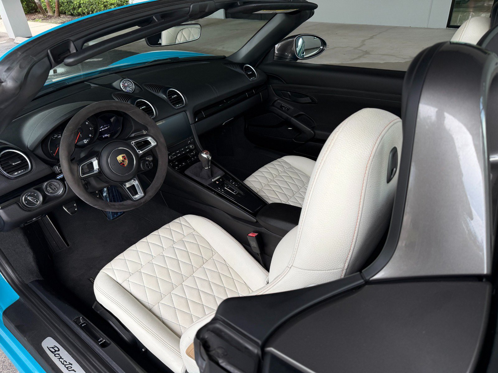 Used 2021 Porsche 718 Boxster RWD image 24