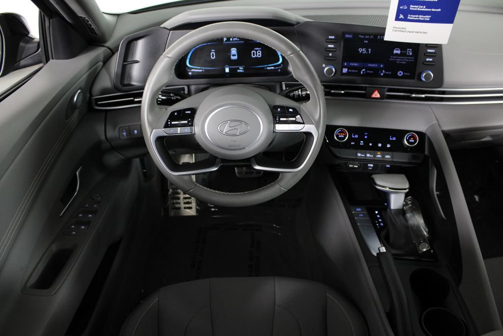 Certified 2025 Hyundai Elantra Sport FWD image 8